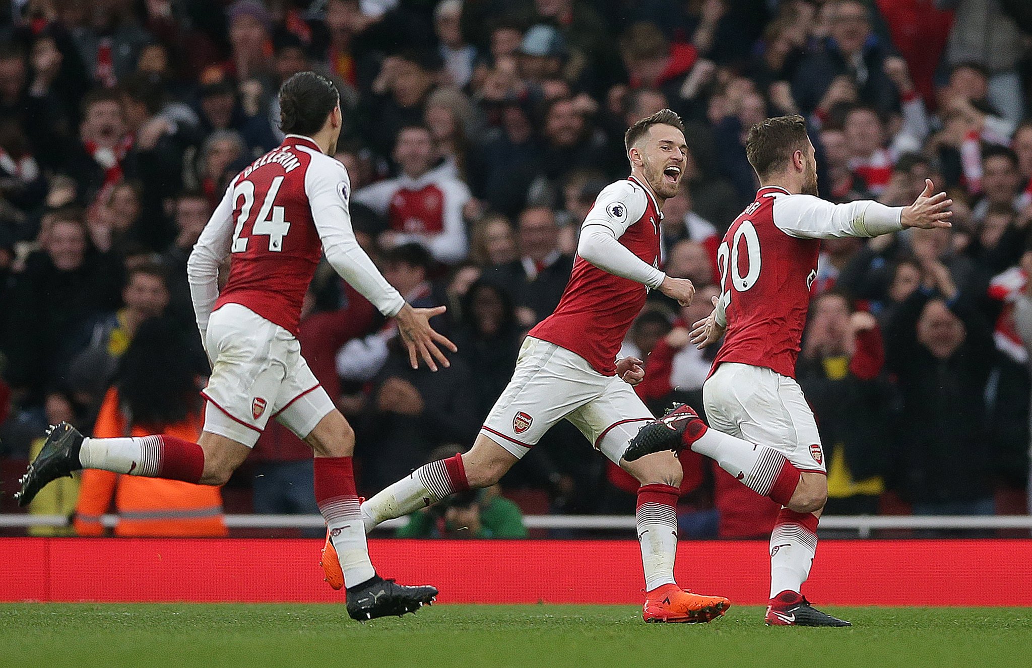 Arsenal s’offre le North London Derby