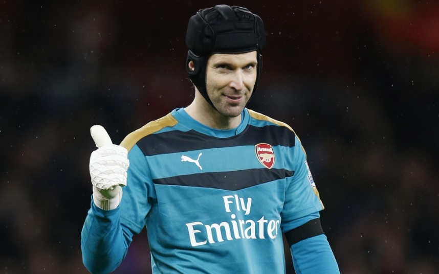 Football Soccer - Arsenal v Newcastle United - Barclays Premier League - Emirates Stadium - 2/1/16 Arsenal's Petr Cech celebrates at the end of the match Reuters / Eddie Keogh Livepic EDITORIAL USE ONLY. No use with unauthorized audio, video, data, fixture lists, club/league logos or "live" services. Online in-match use limited to 45 images, no video emulation. No use in betting, games or single club/league/player publications. Please contact your account representative for further details.