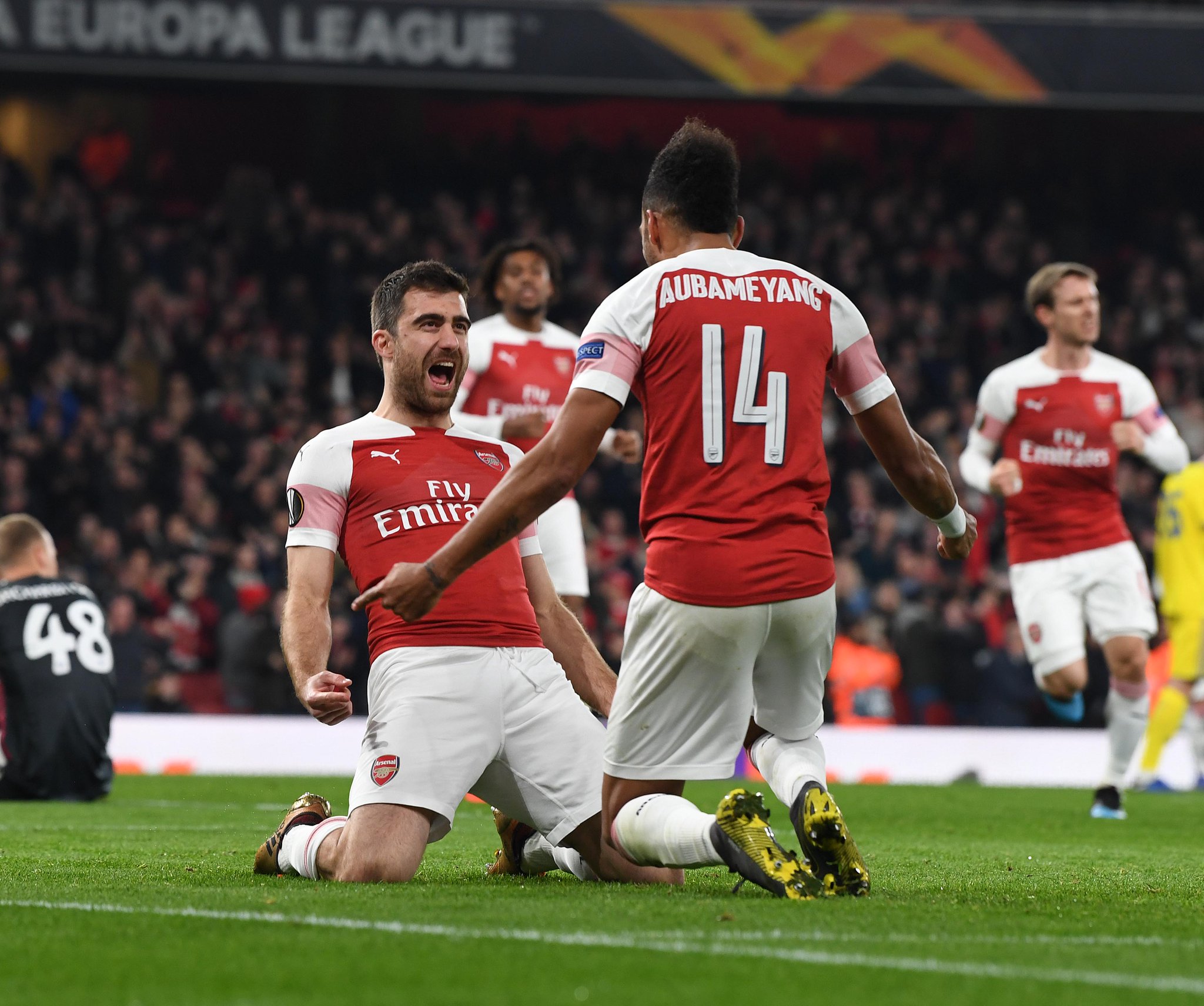 Arsenal se rattrape face au BATE et valide sa place en huitièmes de finale (3-0)