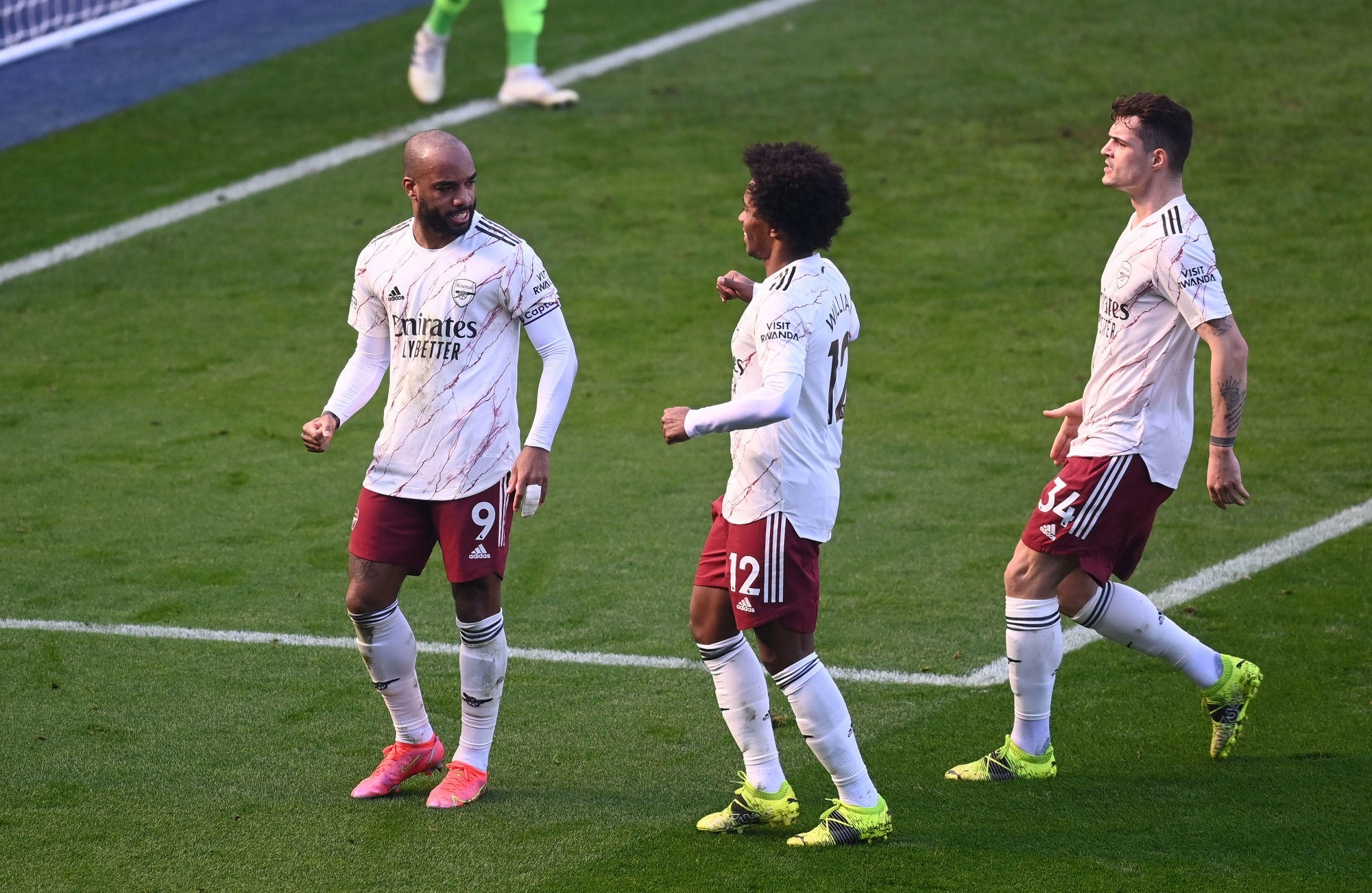 Lacazette, Willian, Xhaka célèbre le but du penalty obtenu par Pepe